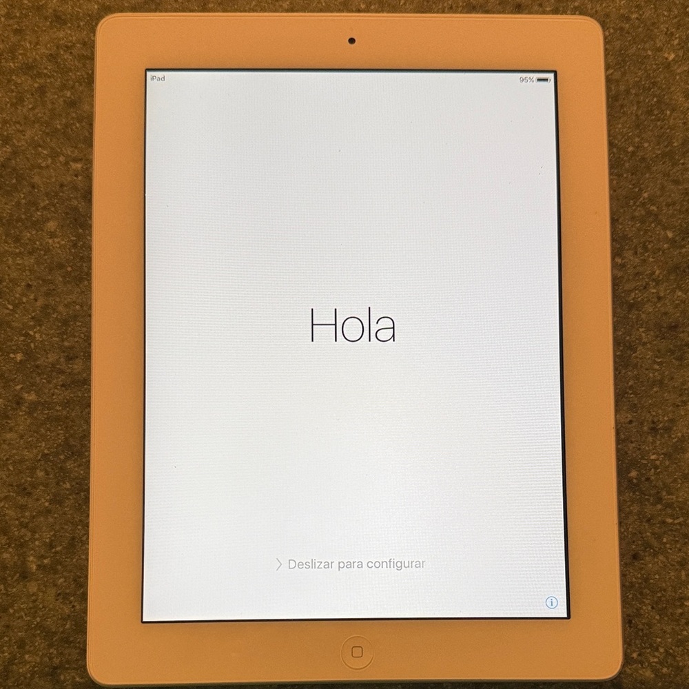Apple iPad in White with White Bezel